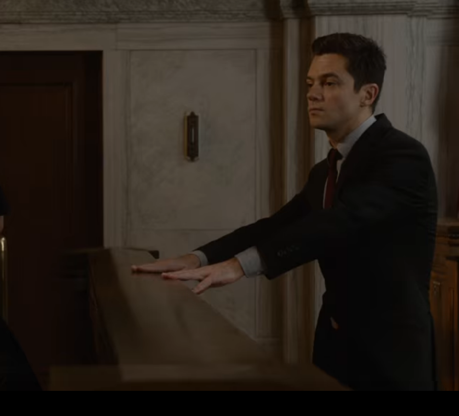 Mitch Brockden (Dominic Cooper) in una scena del film