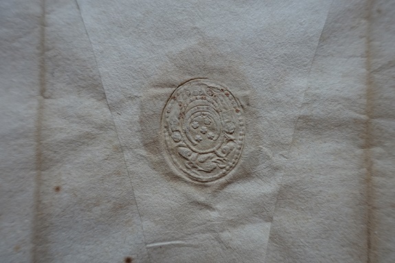 ASMo, Carteggio di Rettori, Vescovi e Oratori, b. 1757, dettaglio del sigillo a secco