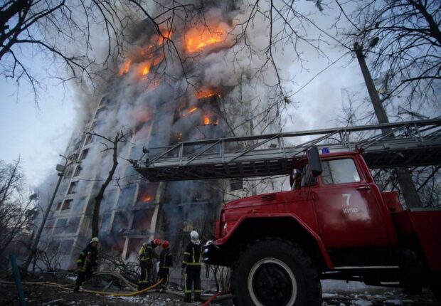 Residential buildings on fire in Kyiv, Ukraine , after Russian strikes (Photo Twitter @MFA_Ukraine)