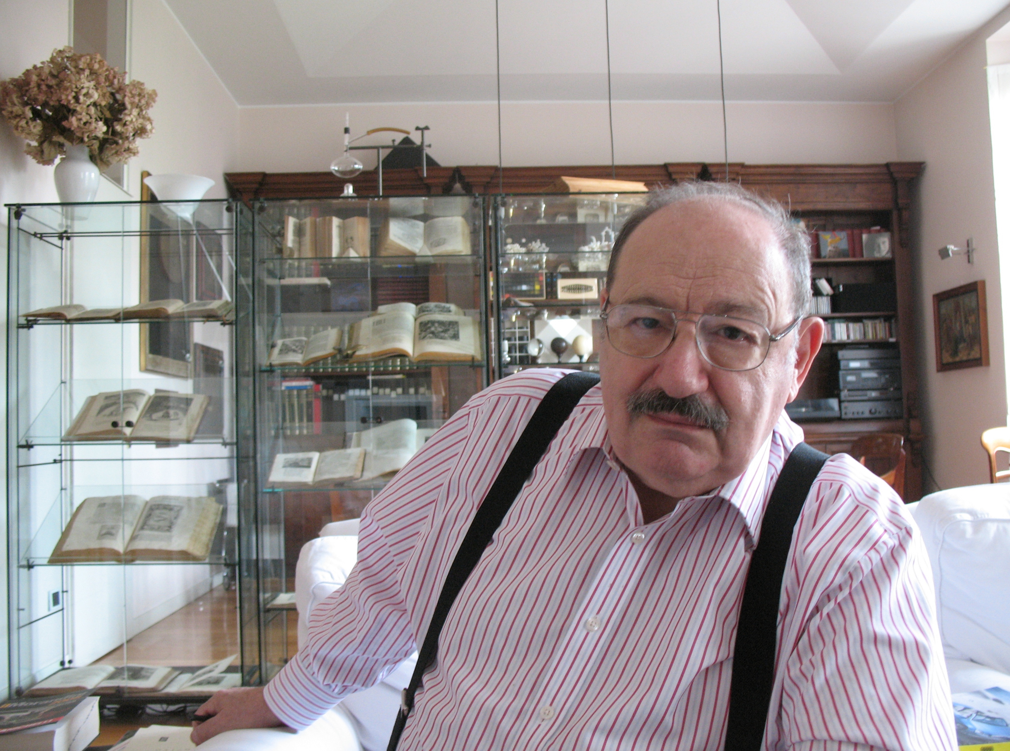 Umberto Eco in una foto dell'aprile 2010