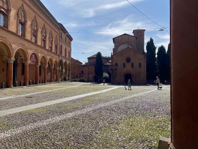 Piazza Santo Stefano, Bologna 18 aprile 2020