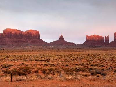 USA Monument Valley al tramonto