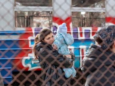 Ukrainian children fleeing Russian aggression in Przemyśl, Poland (Mirek Pruchnicki, CC BY 2.0, via Wikimedia Commons)