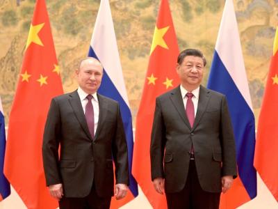 Il president russo Vladimir Putin a margine dei colloqui a Pechino con il Segretario generale del PCC e Presidente cinese Xi Jinping (kremlin.ru, CC BY 4.0, via Wikimedia Commons)