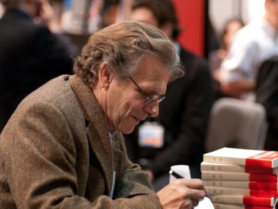 Daniel Pennac au Salon du Livre de Montréal 2009 Emmanuel Huybrechts foto tratta da Flickr