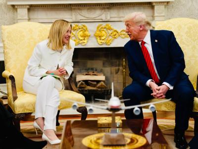 Giorgia Meloni e Donald Trump, foto tratta da wikipedia (wikimedia Commons) Uploaded a work by Governo italiano from https://www.governo.it/it/media/incontro-con-il-presidente-degli-stati-uniti-d-america-donald-j-trump/28231 with UploadWizard