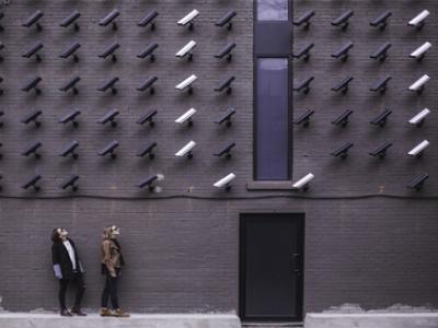 Videosorveglianza - Garante Privacy: via libera al progetto pilota per l’adozione di body cam nel settore ferroviario