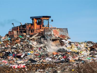 Rifiuti - Cassazione Penale: il titolare dell’impresa non è responsabile se lo sversamento illecito è posto in essere dal dipendente di propria iniziativa Rifiuti - Cassazione Penale: il titolare dell’impresa non è responsabile se lo sversamento illecito è posto in essere dal dipendente di propria iniziativa