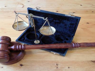 Pubblico ufficiale - Cassazione Penale: commette il reato di rifiuto di atti d’ufficio il giudice che deposita tardivamente un provvedimento