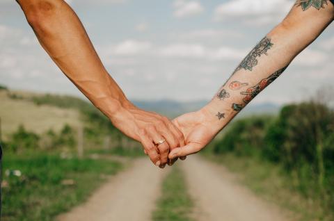 Legge Cirinnà: 10 anni e numeri deludenti