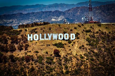 La rivolta di Hollywood contro la gabbia di Bruxelles: intelligenza artificiale, diritti degli artisti e il futuro delle fondazioni culturali tra modello usa ed eu ai act