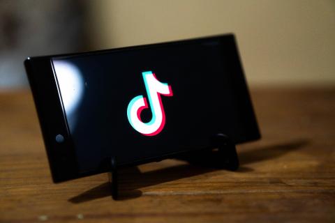TikTok Shop: rischi e carenze normative per i consumatori